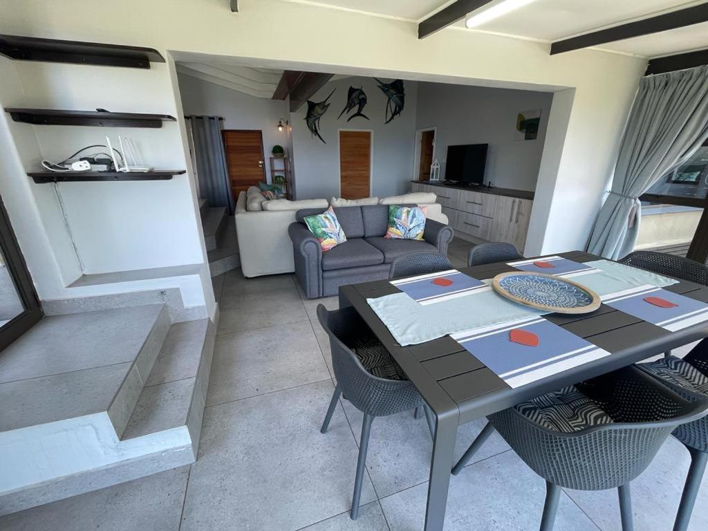 Billfish Apartments Балито Екстериор снимка